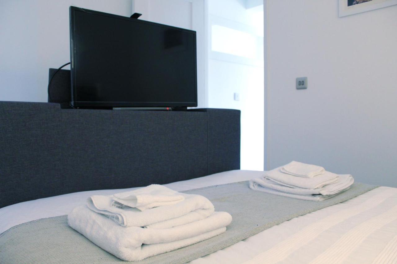 One One Five Apartment Swansea Eksteriør billede